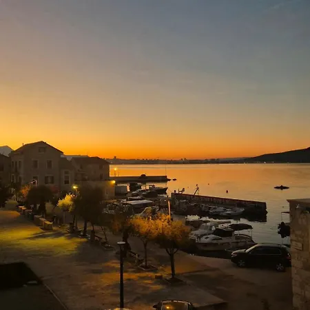 Apartman House Robert Kastela