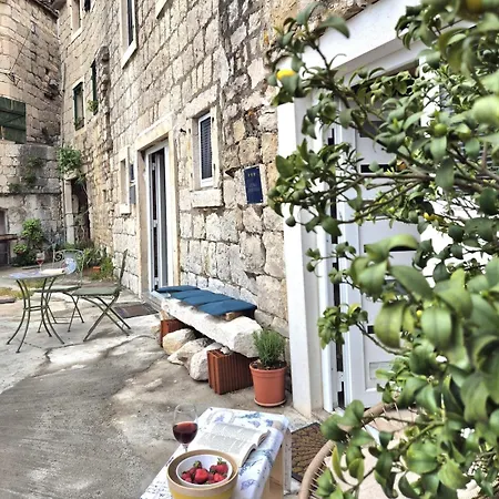 Apartman House Robert Kastela