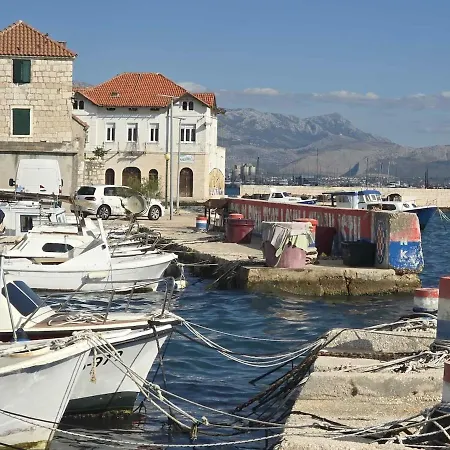 House Robert Apartman Kastela