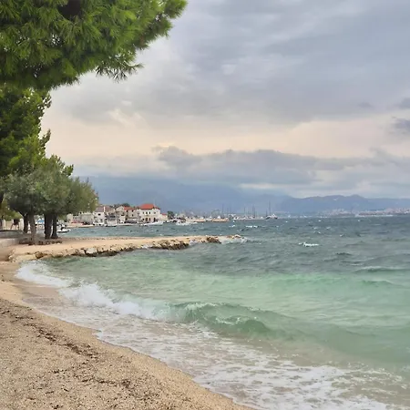 House Robert Apartamento Kaštela