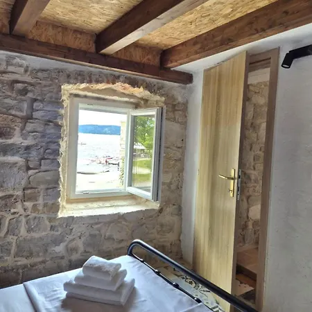 House Robert * Kastela